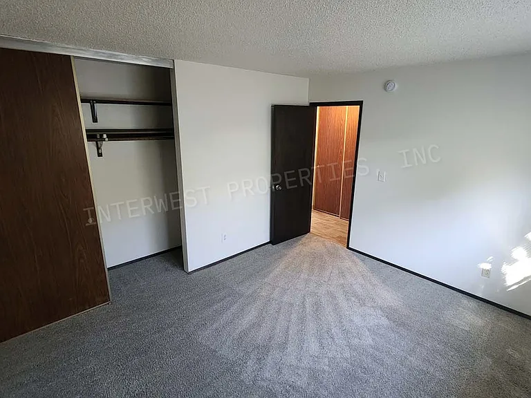34 SE 60th Ave #2 — Photo 9