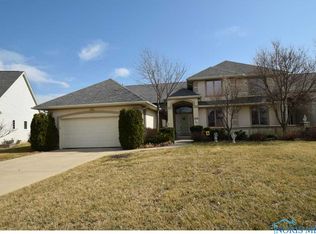 5706 Walnut Cove Dr, Sylvania, OH 43560