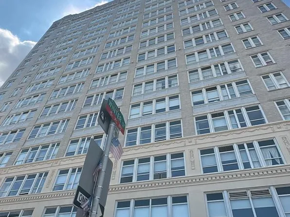 1100 Vine St APT 404, Philadelphia, PA 19107