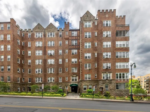 21 N Chatsworth Avenue #5E, Larchmont, NY 10538