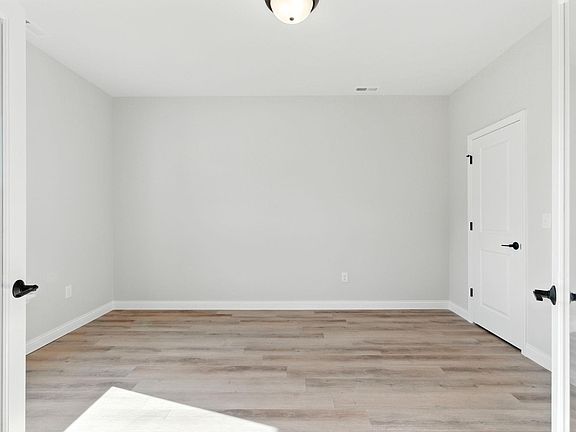 5th image of 1800 White Eagle Ct