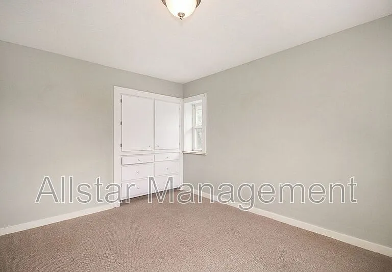 1562 Huguelet St — Photo 20
