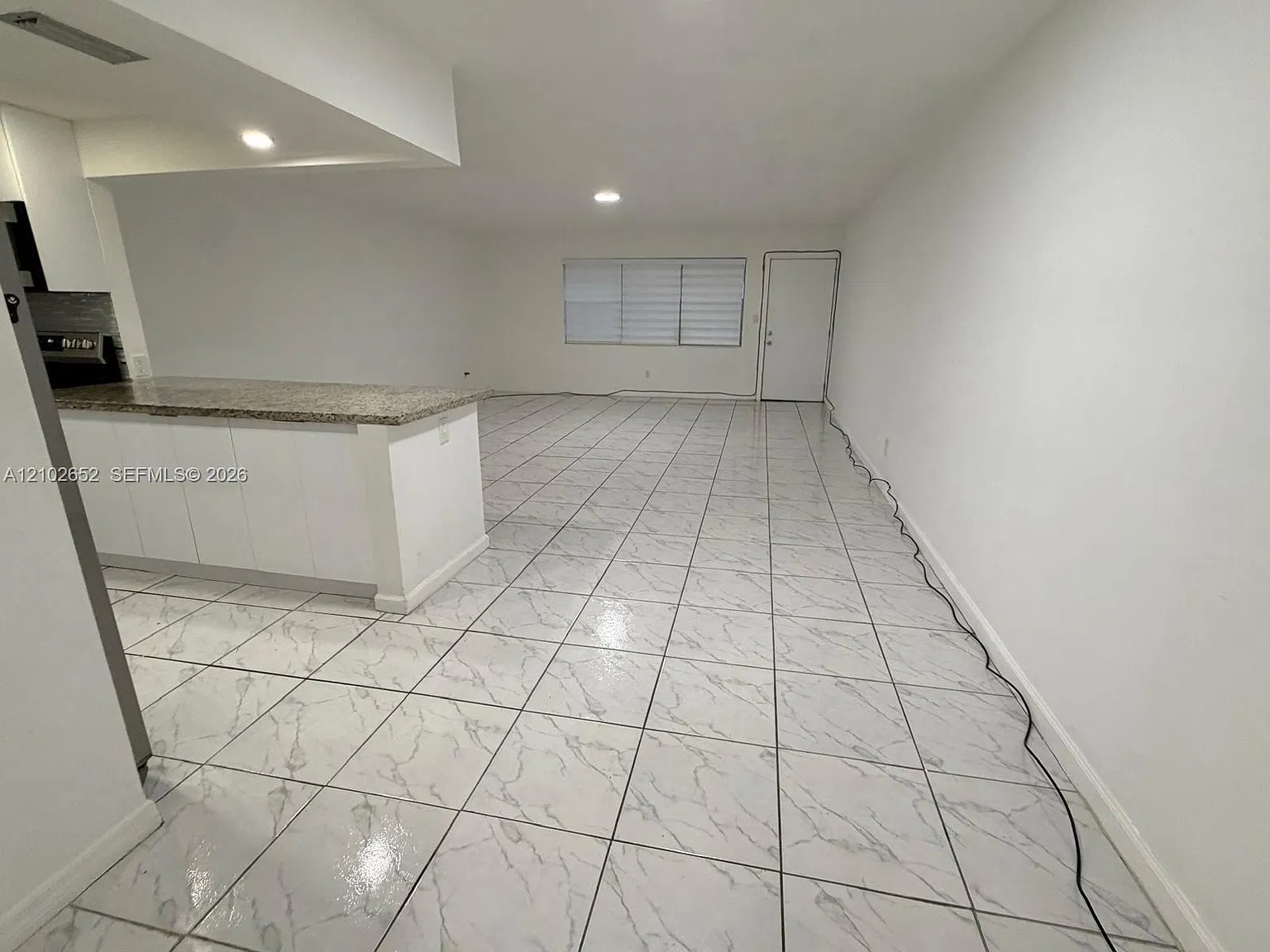 Sutton House Condo — Photo 3