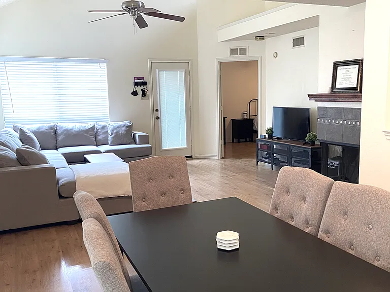 1608 San Francisco St — Photo 7