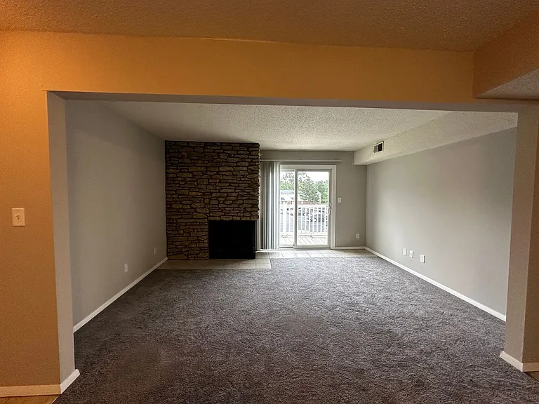 Coventry Court West Apartments — Photo 43