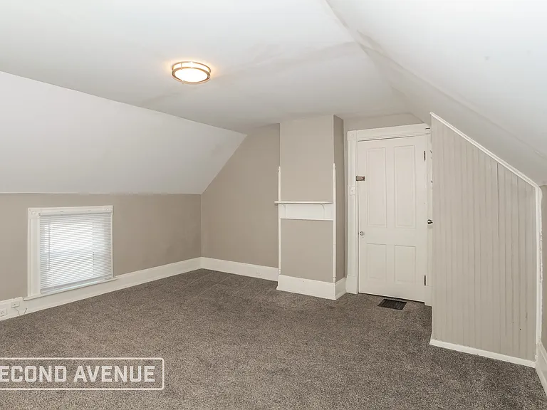 1233 Dewey Ave — Photo 11