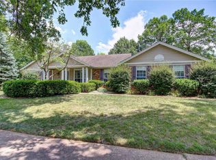2348 Eagles Glen Ct, Chesterfield, MO 63017