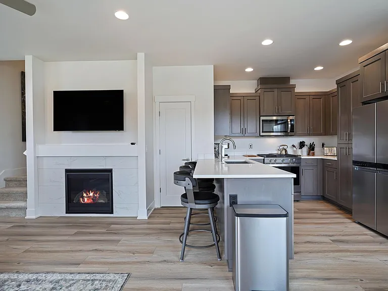 3718 NE Petrosa Ave — Photo 6
