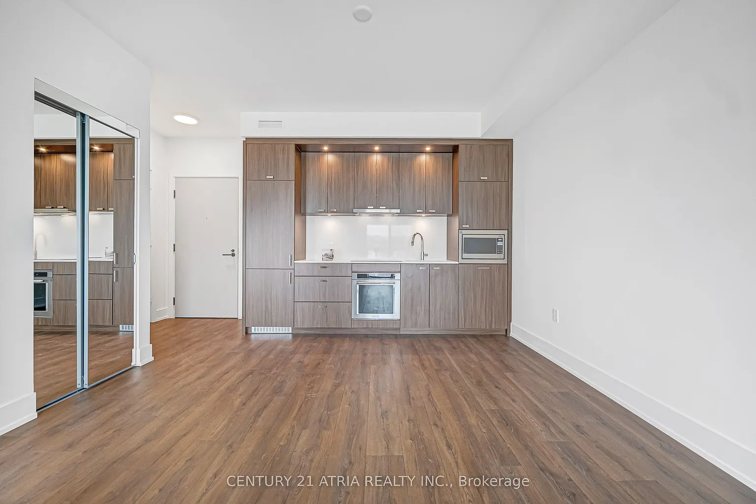 858 Dupont St #311 photo 1