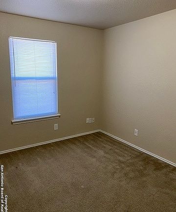 5th image of 422 S Water Ln
