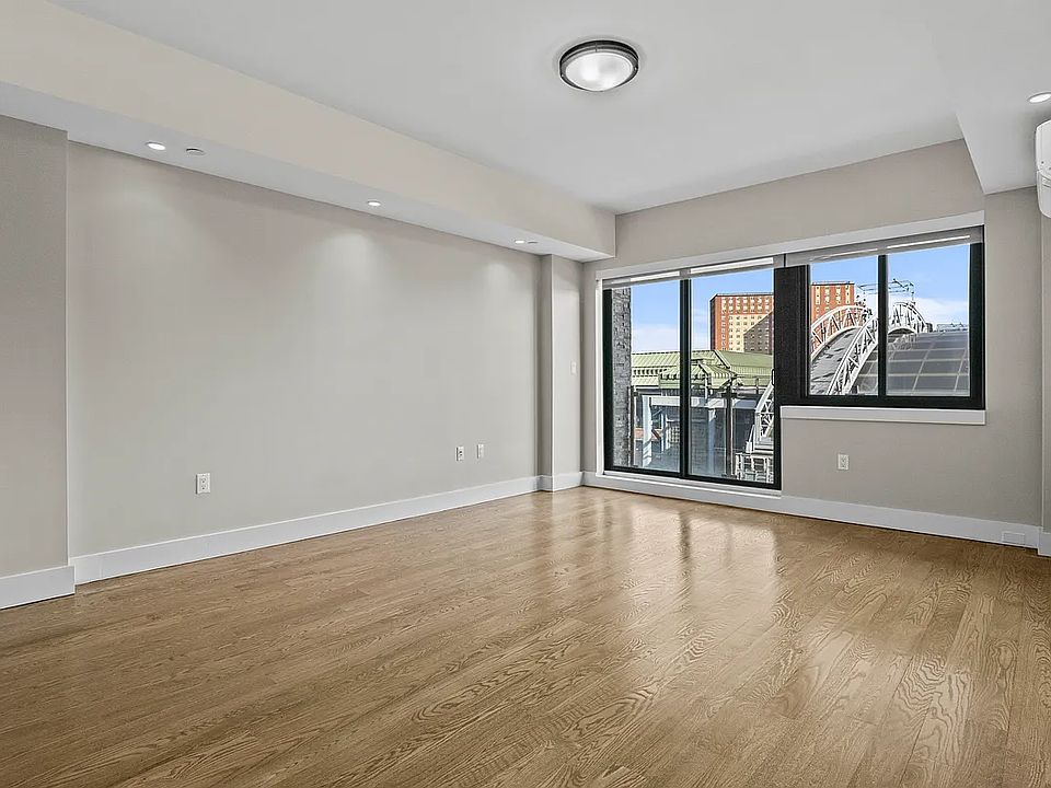 1st image of 2858 Stillwell Ave APT 3D