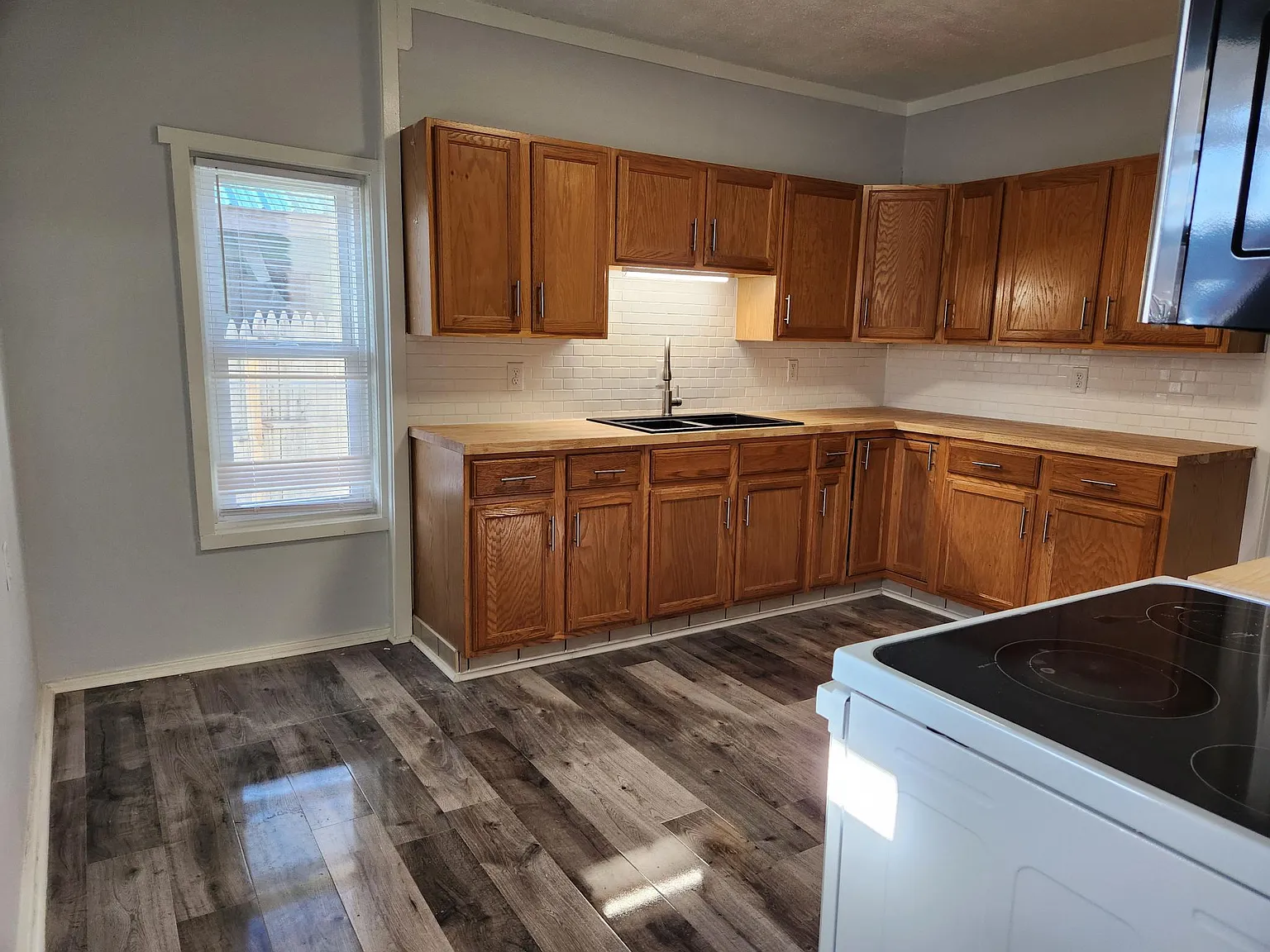 3 bed, 1573 sqft, $1,445 — Photo 3
