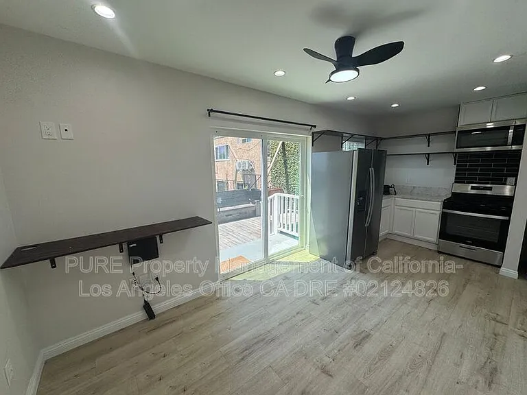 670 W 2nd St #1/2 — Photo 3