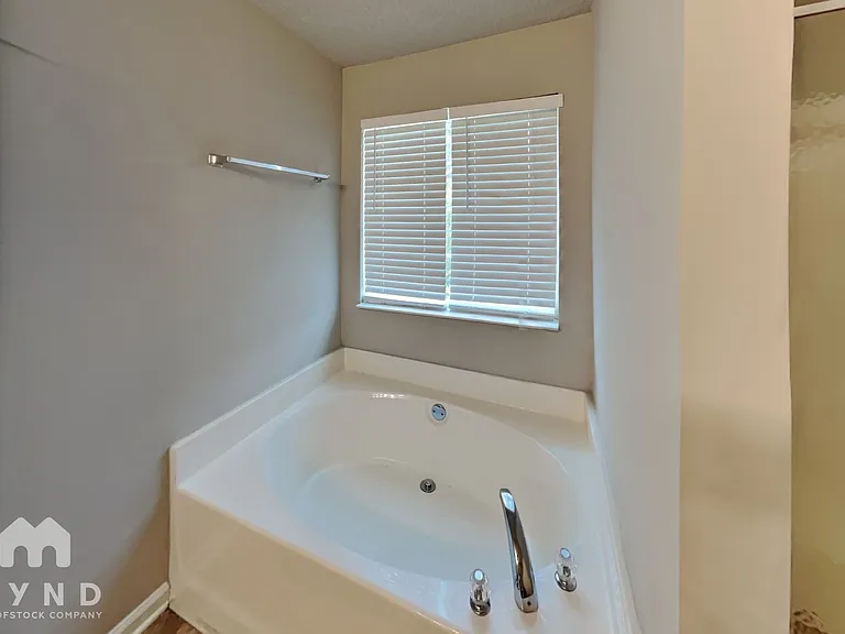 6132 Hickory Lane Dr — Photo 9