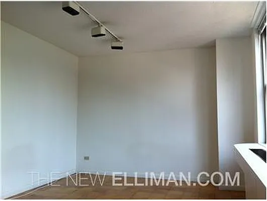 Rented by Douglas Elliman | media 14