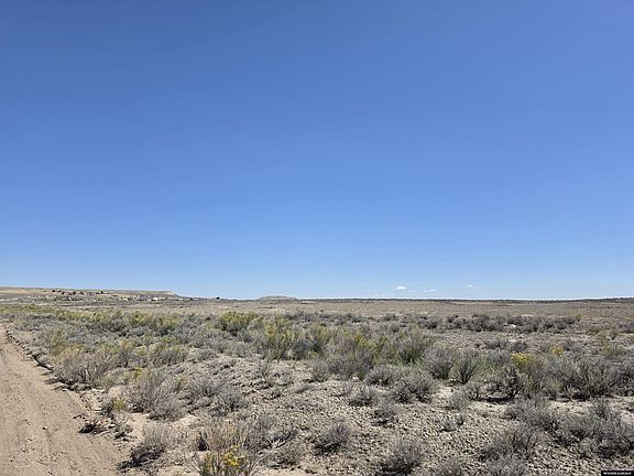 4th image of 8 Mile Rd