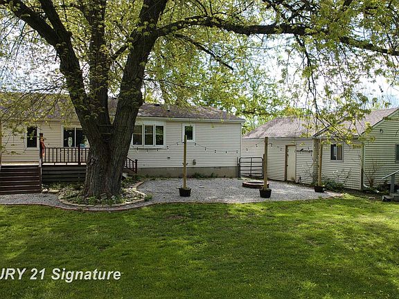 4th image of 10021 N Clio Rd