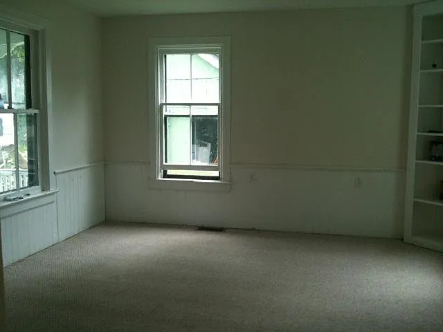 167 Telyea St — Photo 6