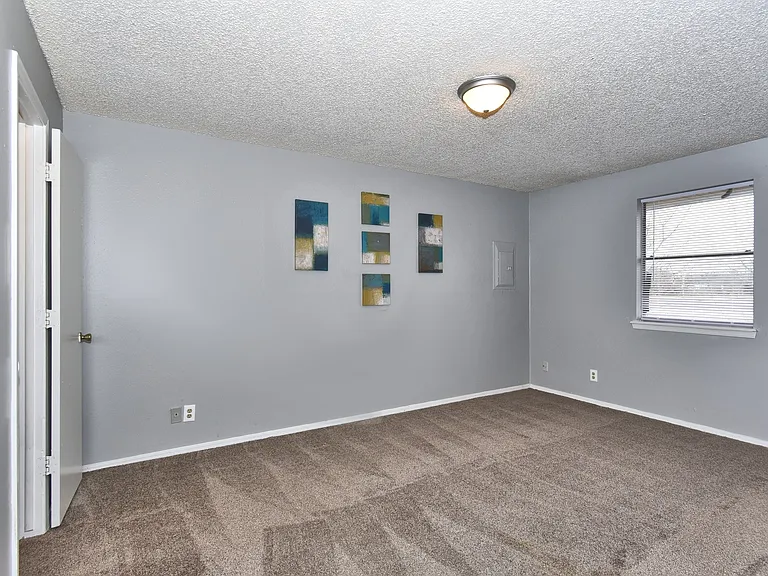 Berwick Apartments — Photo 38