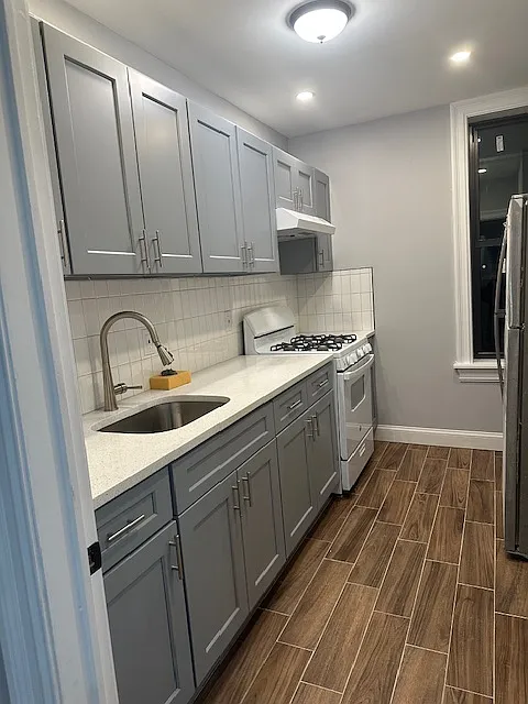 2 bed, $2,800 — Photo 1
