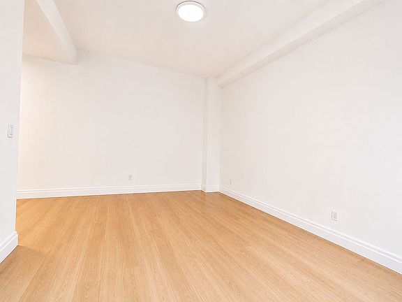 4th image of 510 W 110th St APT 3D