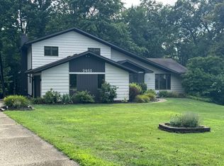 9460 Woodview Dr, Macedonia, OH 44056