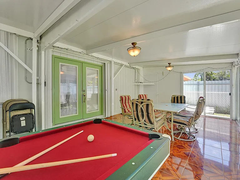 2633 Adams St — Photo 32