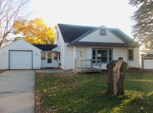 1216 E Hawthorne St, Albert Lea, MN 56007