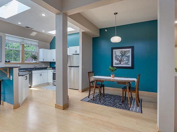 4th image of 1037 Williamson St Unit 302
