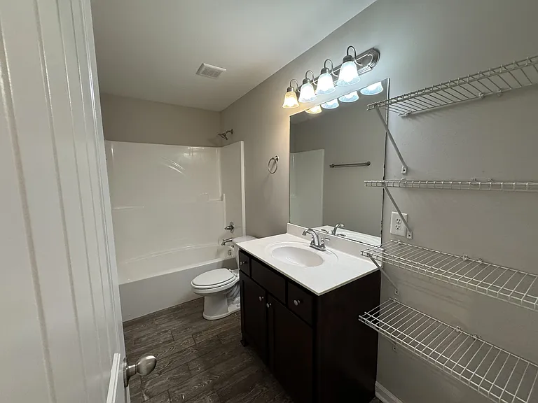1529 Gambill Wood Dr — Photo 9