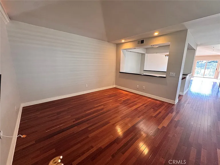 825 Hibiscus Ct — Photo 4