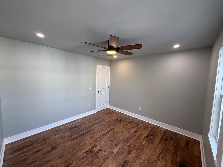 7204 Spruce St — Photo 10
