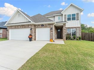 5208 SW Tea Olive Ln, Bentonville, AR 72713