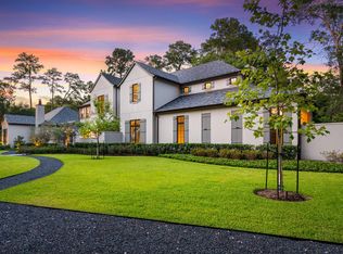 881 Country Ln, Houston, TX 77024