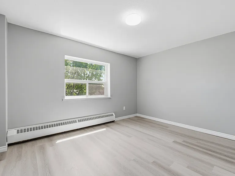1205 Fennell Ave E — Photo 13