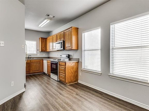 4th image of 5981 Robinwood St