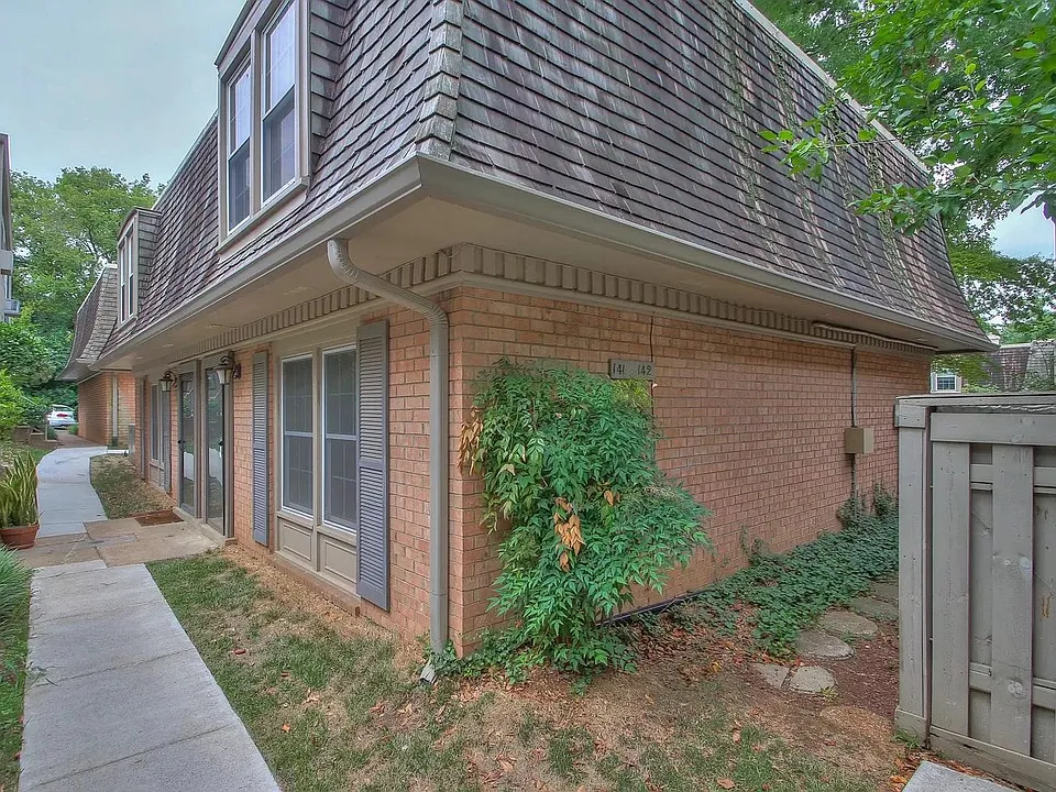 3000 Hillsboro Pike #142