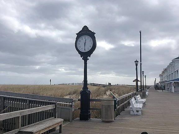 2nd image of 817B Beach Haven Dr
