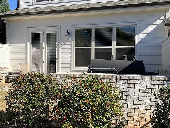 4th image of 3454 Fenton Dr SE