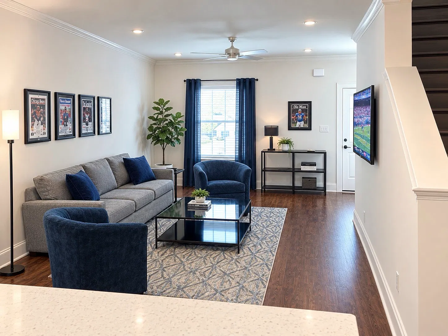 3 bed, 3.5 bath, 1656 sqft, $3,300 — Photo 2