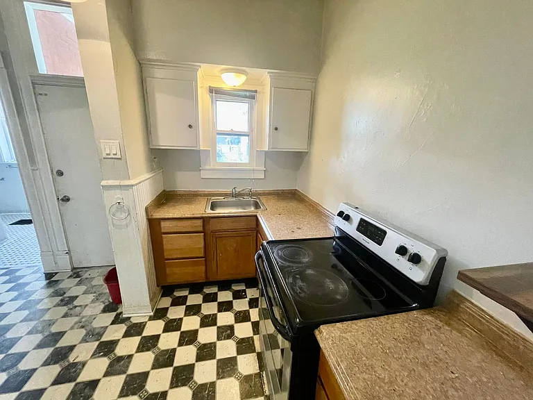 5498 Hays Street — Photo 10