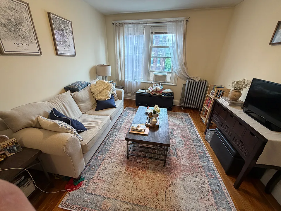 24 Lothian Rd #402
