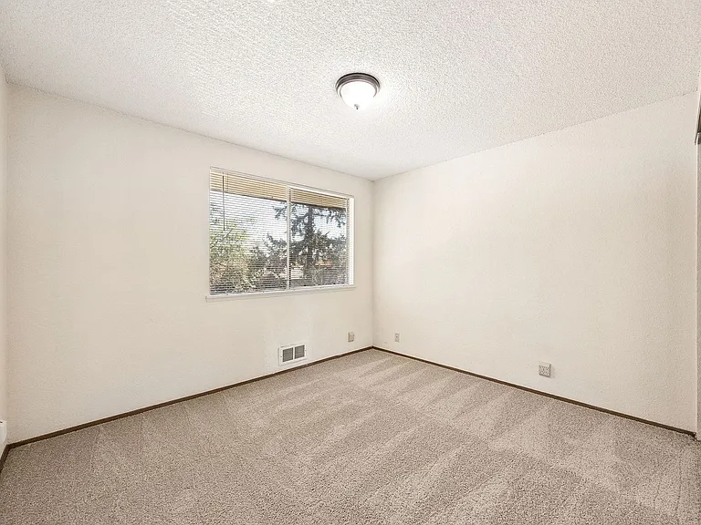 6107 204th St SW #D2 — Photo 13