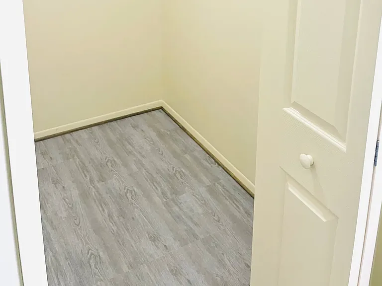 Jamestown Village Apartments — Photo 15