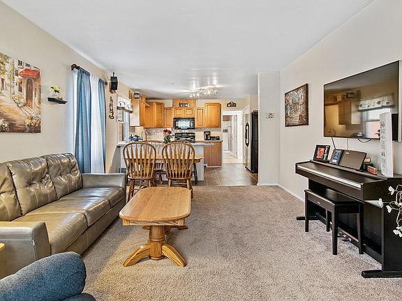5th image of 294 Wildwood Dr