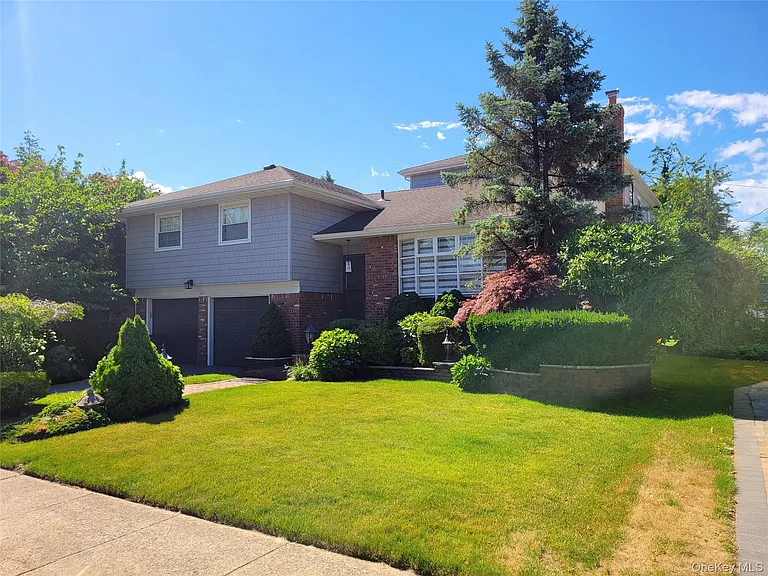 650 Prescott Pl — Photo 1