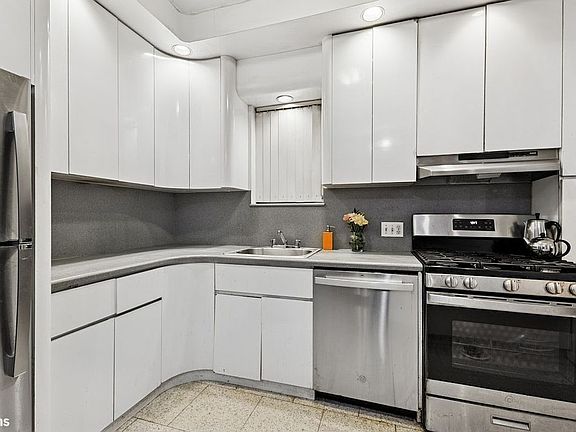 4th image of 1702 E 28th St