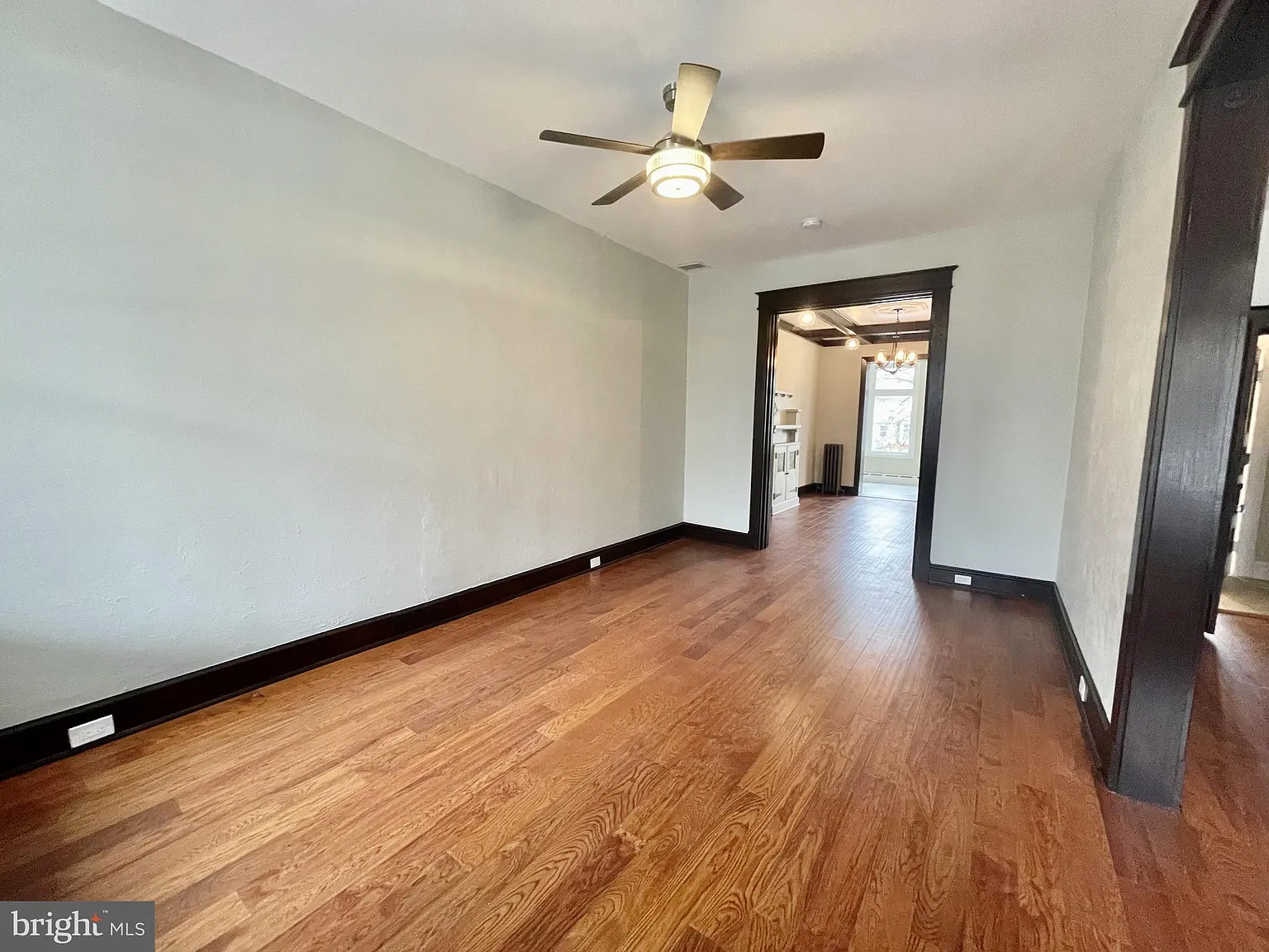 5 bed, 2.0 bath, 3111 sqft, $5,800 — Photo 4