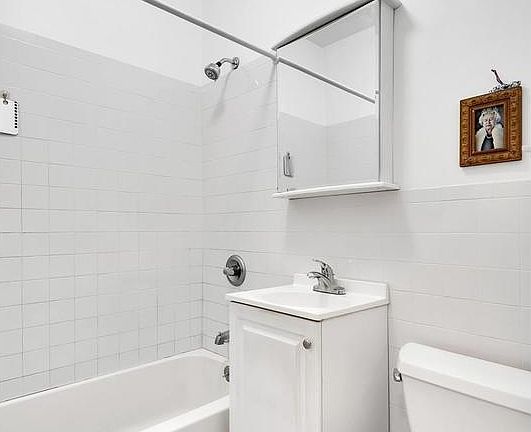 4th image of 318 W 101st St APT 10