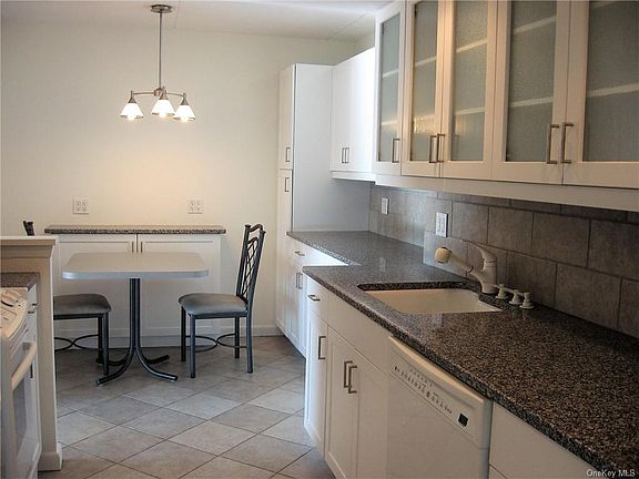 4th image of 500 High Point Dr APT 710